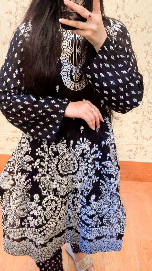 Miraal – 2 PC Elegant Lawn Suit (Stitched)