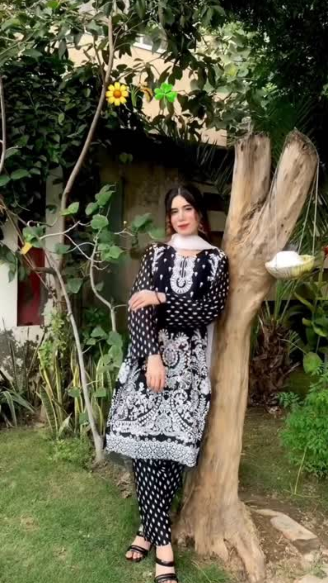 Miraal – 2 PC Elegant Lawn Suit (Stitched)